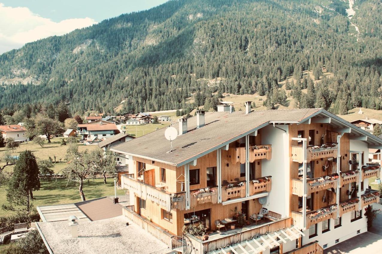 Pension Kreuzeck - Dein Gluecksplatz Am Lech Weissenbach am Lech Exteriér fotografie